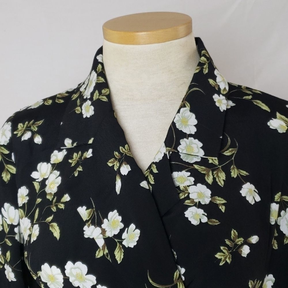 LULUS Totally Blossom Floral Print Collared Wrap‎ - Picture 6 of 15